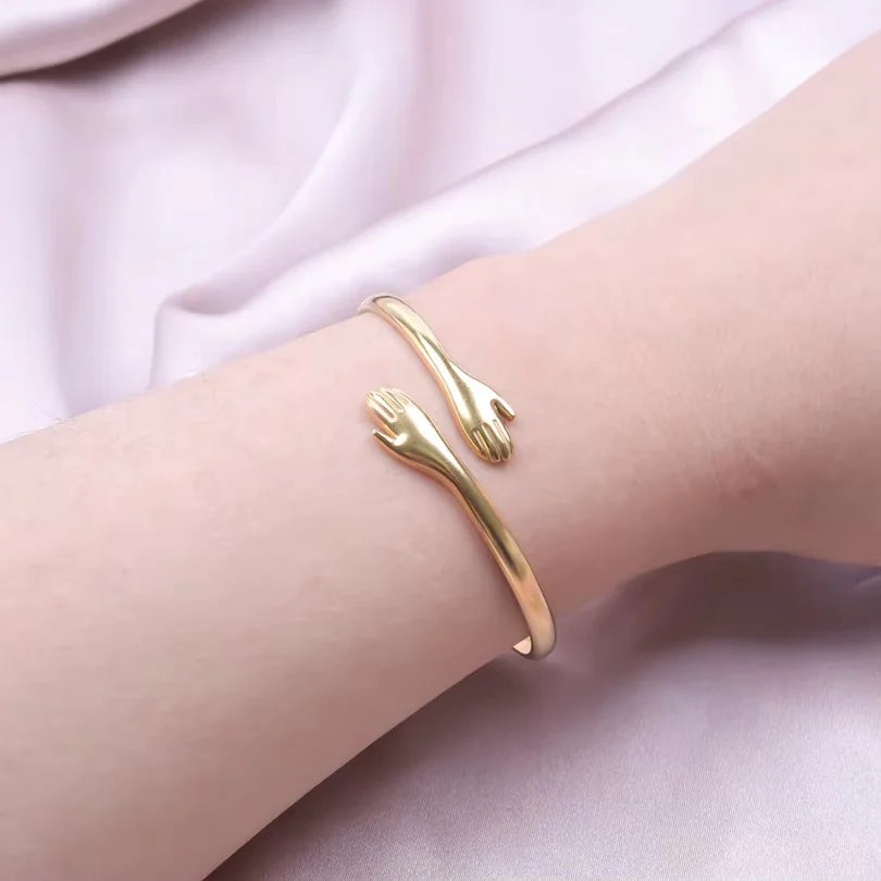 Memora™ Hug Bracelet