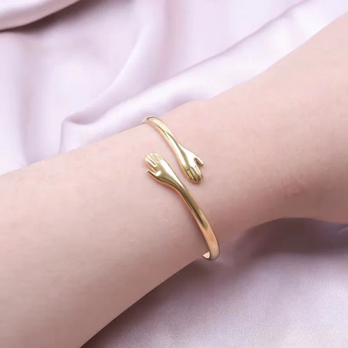 Memora™ Hug Bracelet