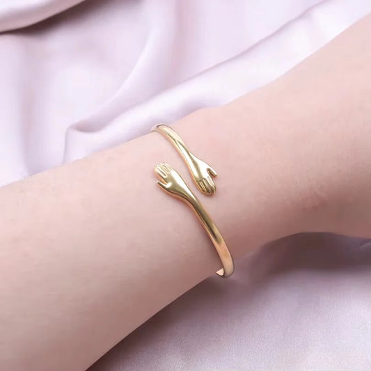 Memora™ Hug Bracelet
